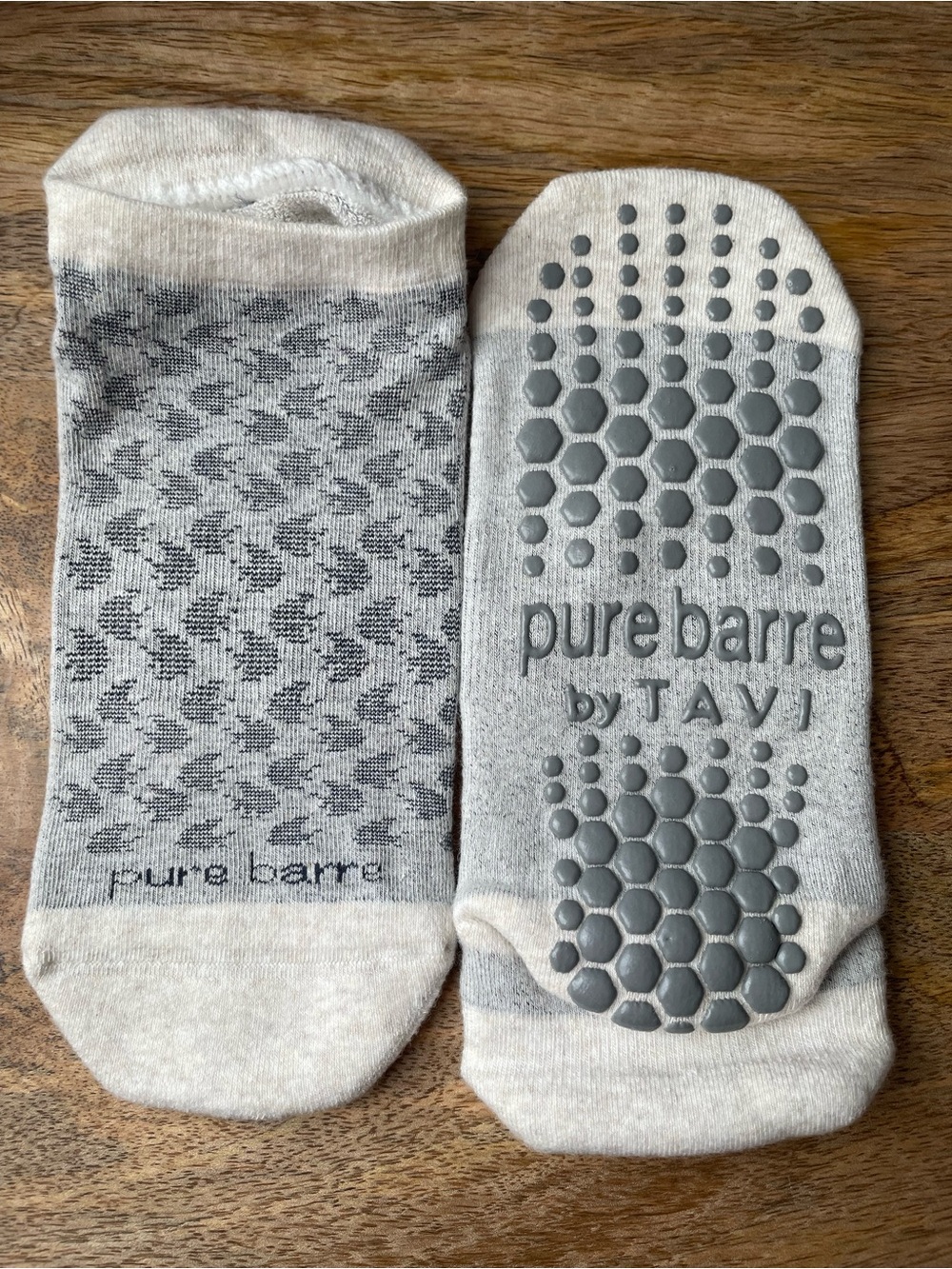 Pure Barre by TAVI School of Fish Low Rise Grip Socks NWOT